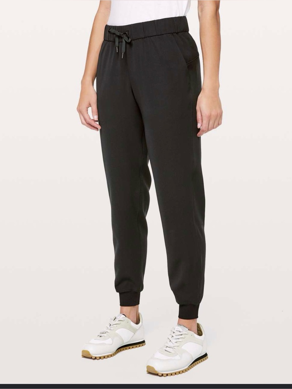 Lululemon On The Fly Jogger Black size 6